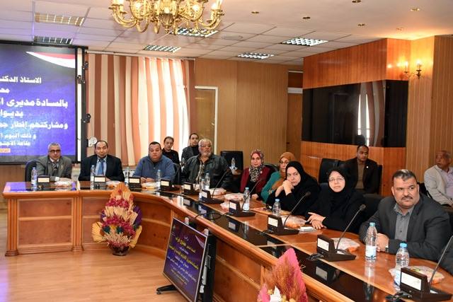 محافظ الشرقية يؤكد على أهمية العمل بروح الفريق 2 محافظ الشرقية يشير إلى مدى أهمية روح الفريق في تحقيق المصلحة العامة