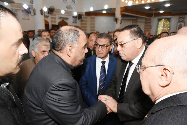 محافظ الشرقية ومدير الأمن يشيعان جثمان النقيب «محمد الكردي» 4 محافظ الشرقية ومدير الأمن يشيعان جثمان النقيب «محمد الكردي»