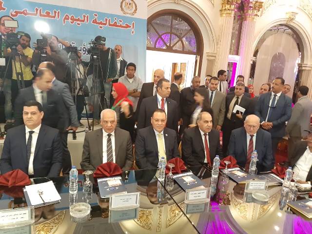 محافظ الشرقية يشهد فاعليات الاحتفال باليوم العالمي لحقوق المستهلك 1 محافظ الشرقية يشهد فاعليات الاحتفال باليوم العالمي لحقوق المستهلك