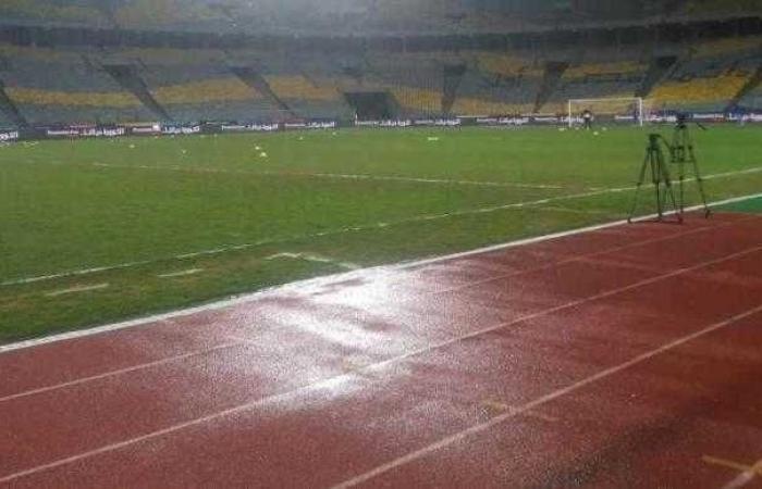 مدير ملعب مباراة الأهلي والزمالك يكشف حقيق غرق الأرضية