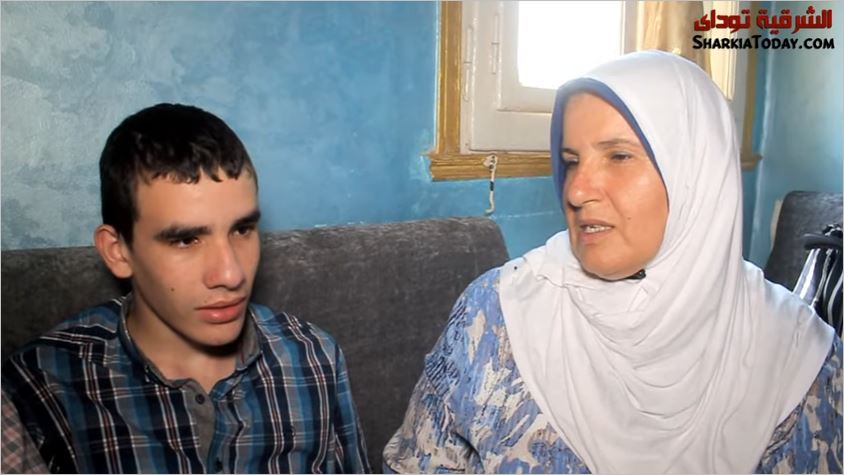 مروان الأول على الثانوية العامة مع والدته
