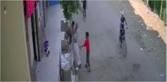 أب يضرب