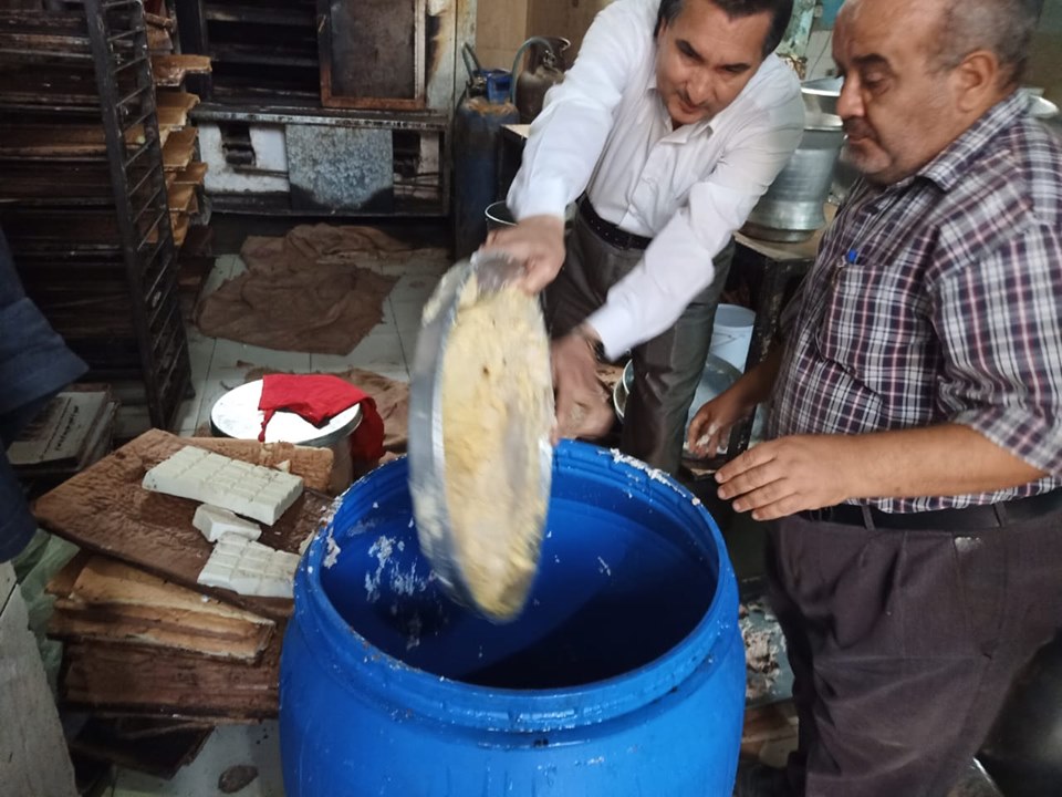 إعدام 710 كيلو جرام حلويات فاسدة بالشرقية 4 الشرقية
