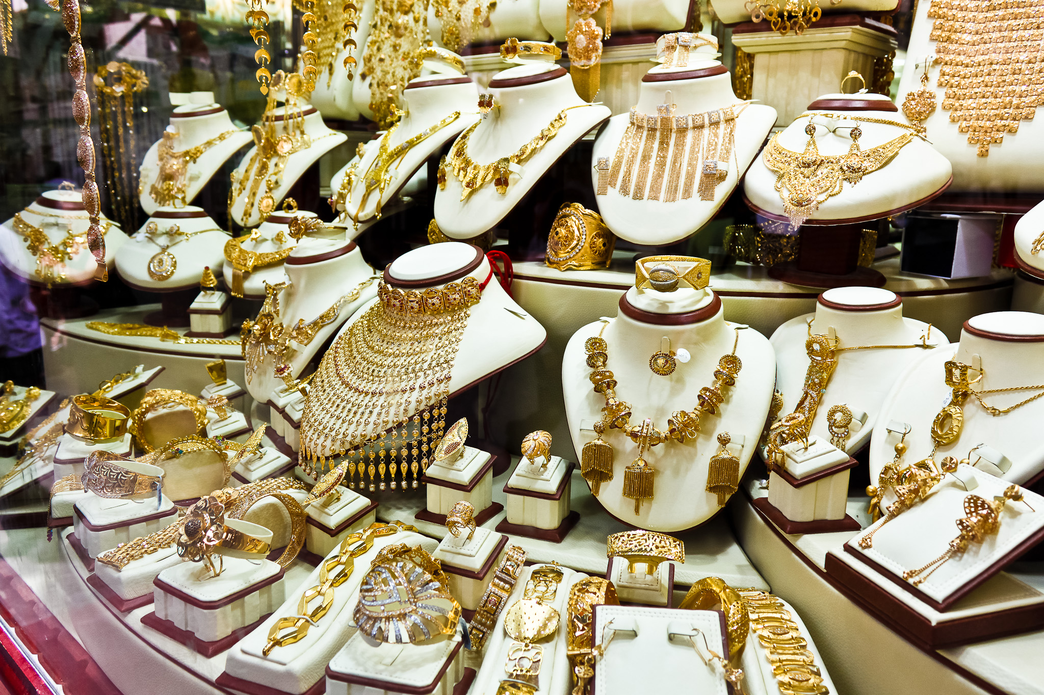 Голден дубай. Золотой рынок Gold Souk. Золотой рынок (Dubai City of Gold). ОАЭ золотой рынок в Дубае. ОАЭ, Gold Souk, Deira,Dubai.