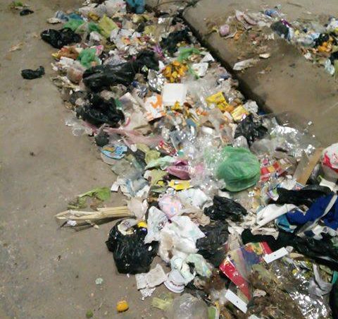 شكوى أهالي سكان شارع فاروق بالزقازيق من تكدس القمامة 2 الزقازيق