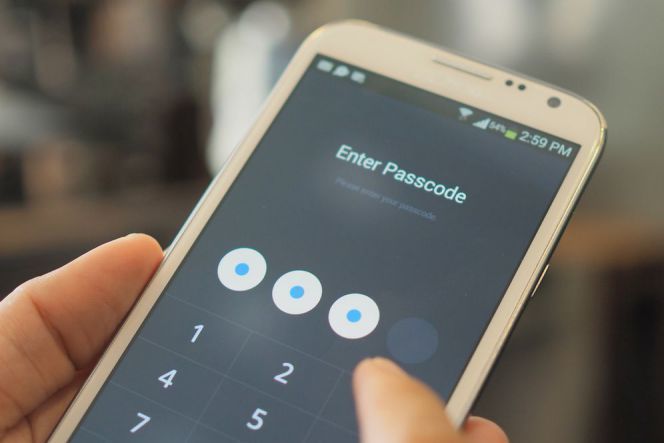 طريقة التقاط صورة لأي شخص يحاول فتح هاتفك 1 موبايل