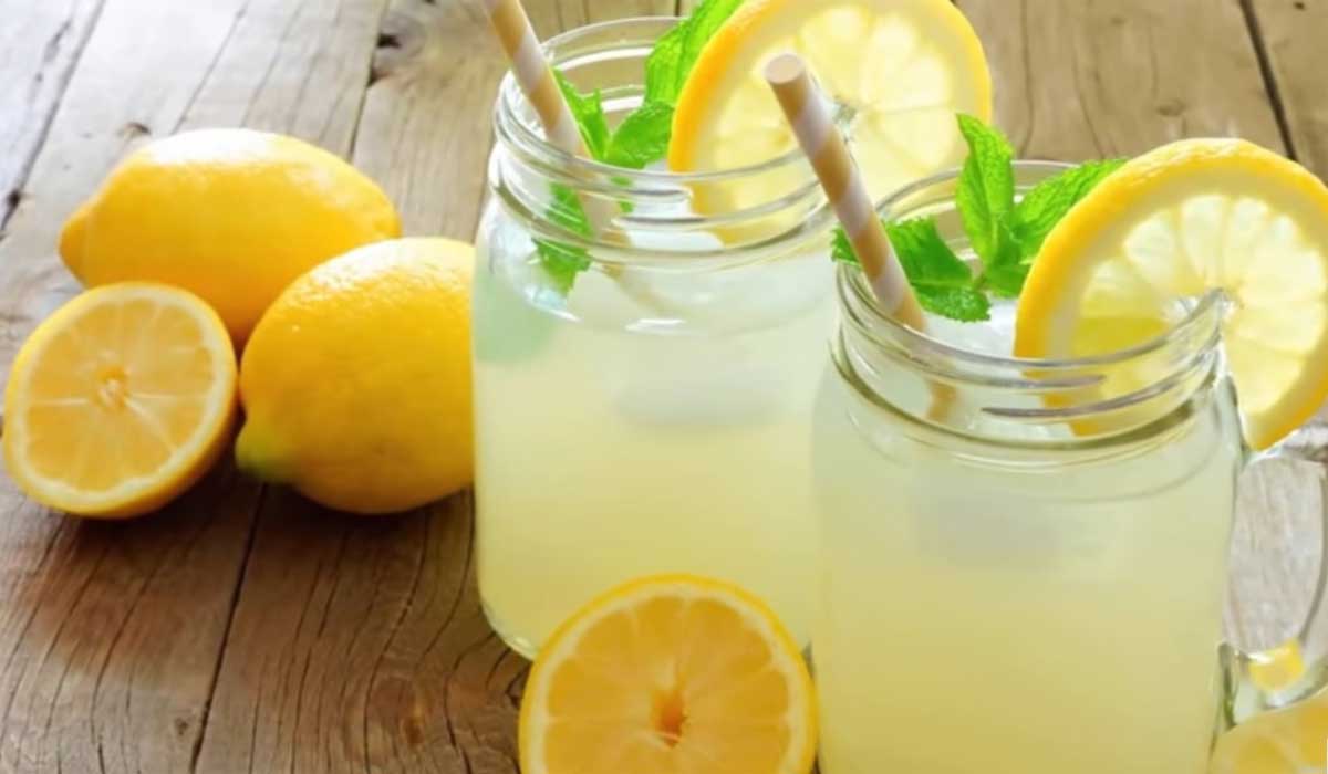 فوائد شرب الماء والليمون