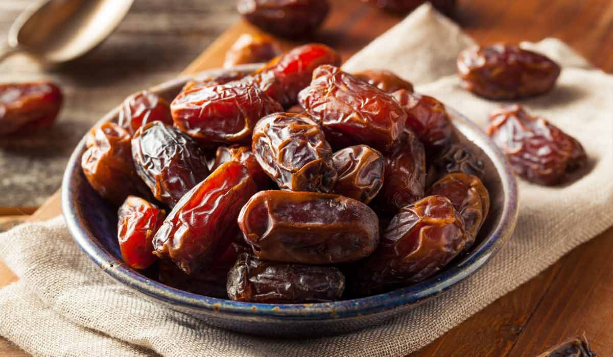 فوائد أكل التمر على الريق 13 فوائد أكل التمر