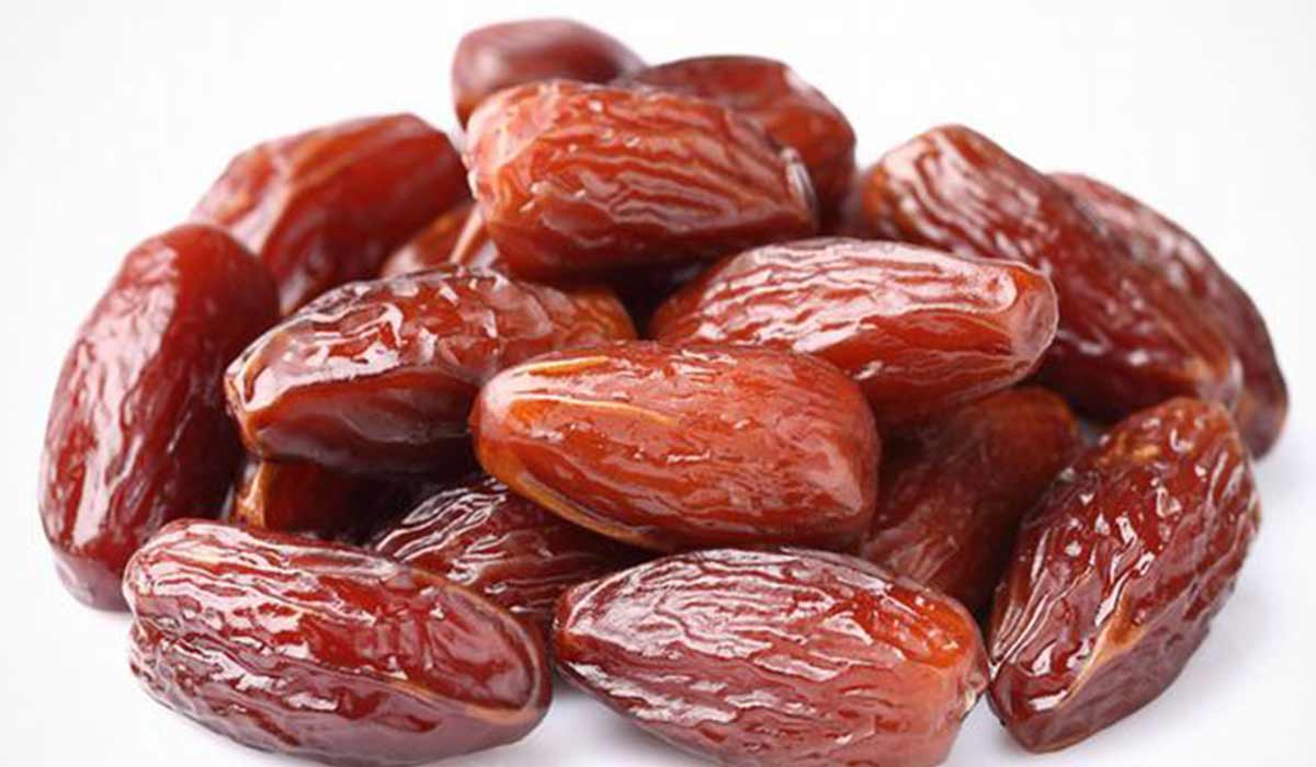 أكل التمر على الريق