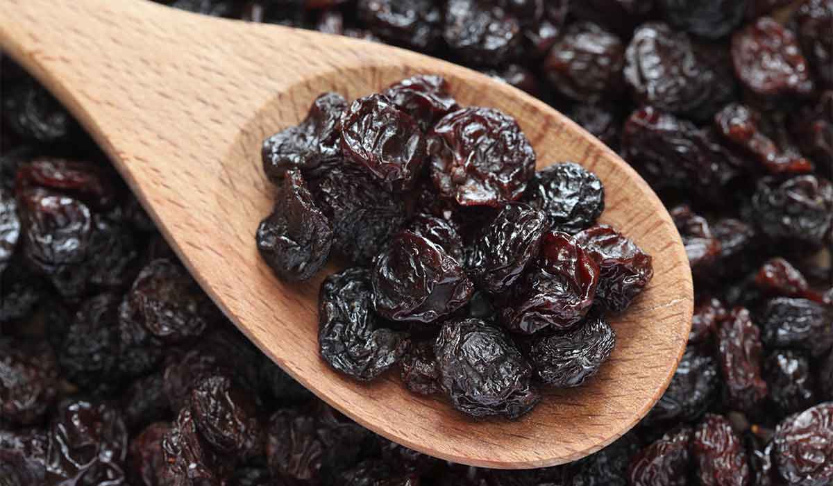 فوائد الزبيب الأسود على الريق