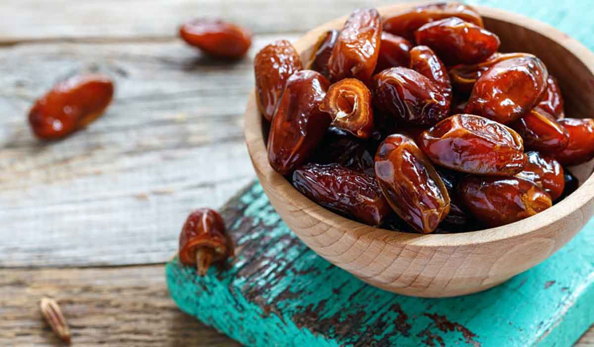 ما هي فوائد أكل التمر على الريق