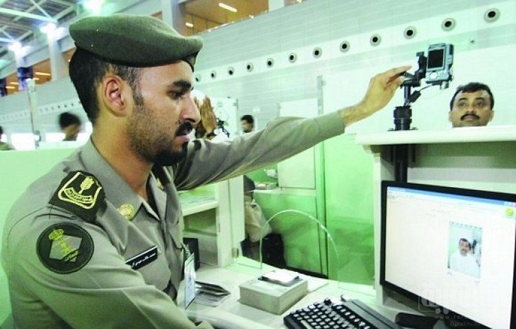 السعودية تصدر توضيحا عن تأشيرة الوافدين المنتهية خارج المملكة 12 1 311111