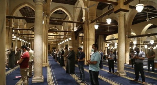 فتح المساجد في صلاة الجمعة