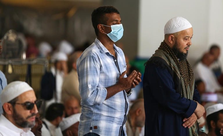 قرار بغلق 71 مسجدا في السعودية بعد تفشي كورونا بين المصلين