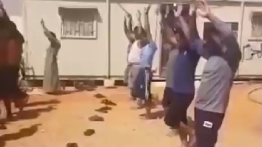من الفيديو المتداول لتعذيب مصريين في ليبيا 0