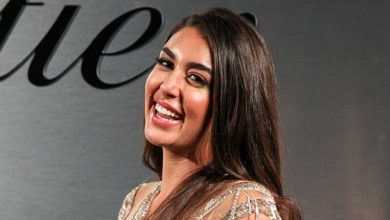 سعر خيالي لحذاء و حقيبة ياسمين صبري في أحدث ظهور لها