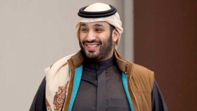 شال محمد بن سلمان يثير الجدل في السعودية بسبب بعض النقوش 8 شال محمد بن سلمان يثير الجدل في السعودية بسبب بعض النقوش