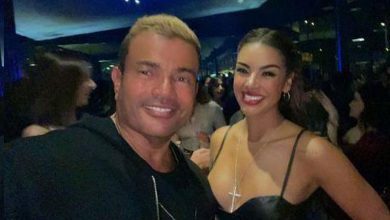 عمرو دياب يثير الجدل بصورة سيلفي مع الراقصة "بدرة"