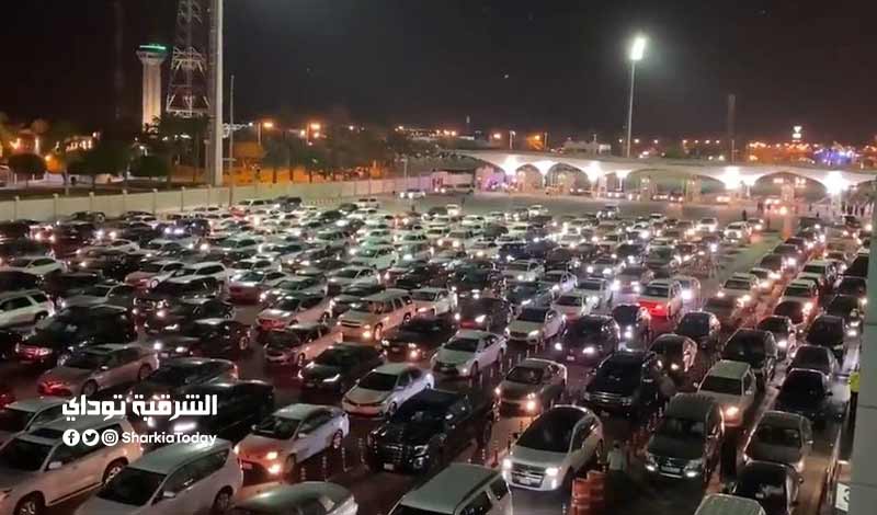 شاهد.. ازدحام شديد على حدود السعودية.. تعرف على السبب 1 السعودية
