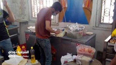 إعدام طن ونصف أغذية فاسدة وتشميع 6 منشآت غذائية مخالفة بالشرقية 1
