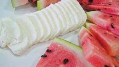 طبيبة تحذر من تناول البطيخ مع الجبن