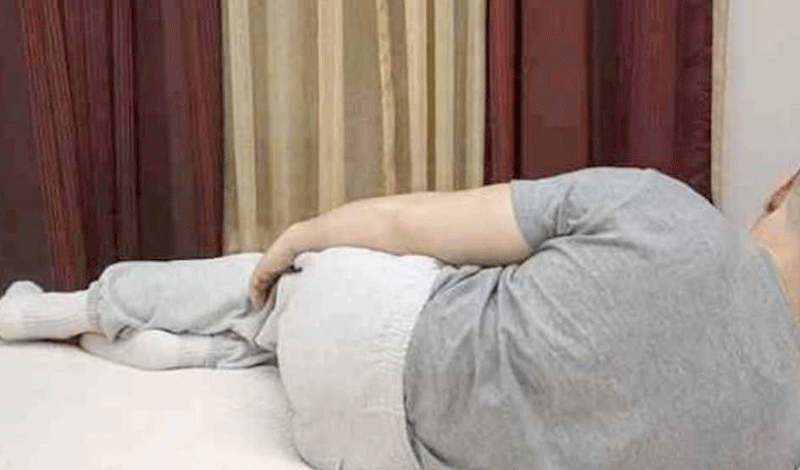 أسباب الشد العضلي في الساق أثناء النوم وعلاجه 3 الشد العضلي في الساق أثناء النوم