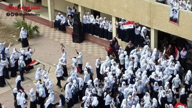 صفعته فمزق ملابسها وكشف جزء من جسدها.. خناقة شوارع بين مدير مدرسة ومعلمة 10 خناقة شوارع بين مدير مدرسة ومعلمة