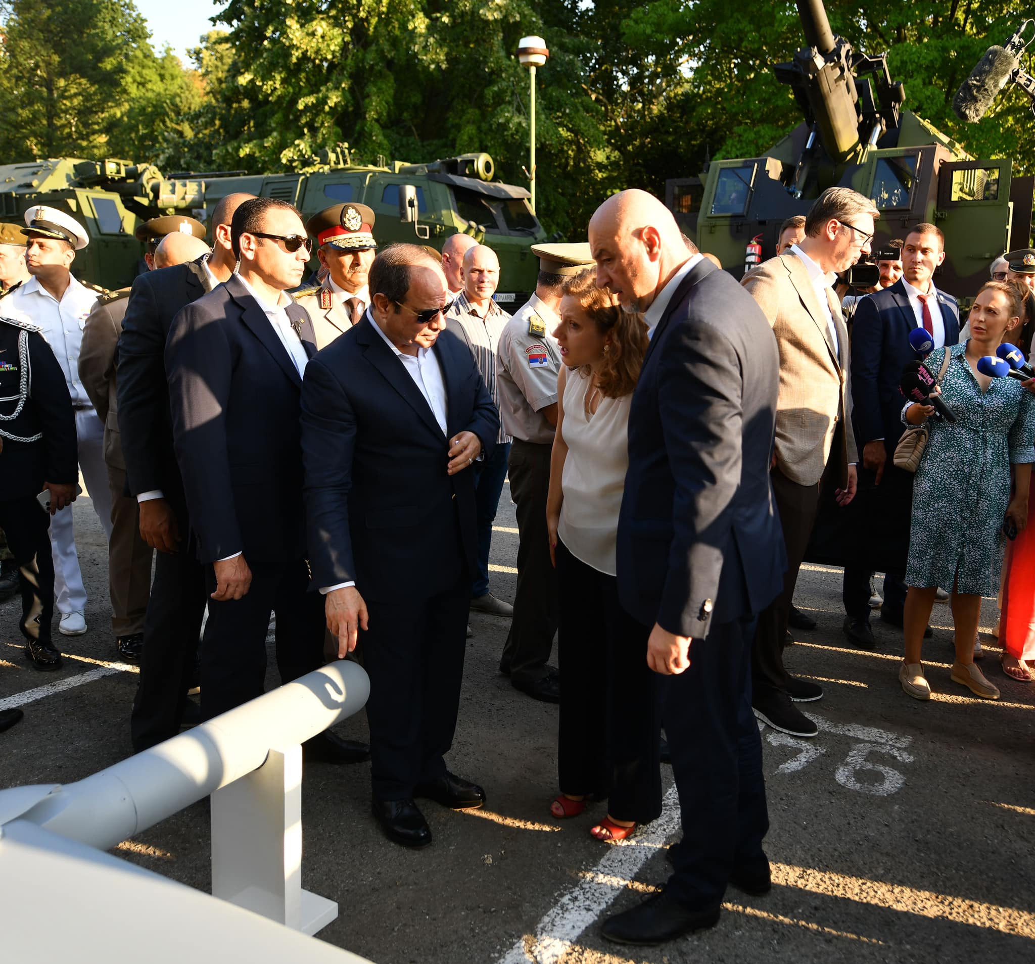 الرئيس السيسى يشهد عرضا لأسلحة القوات المسلحة الصربية والمعدات العسكرية