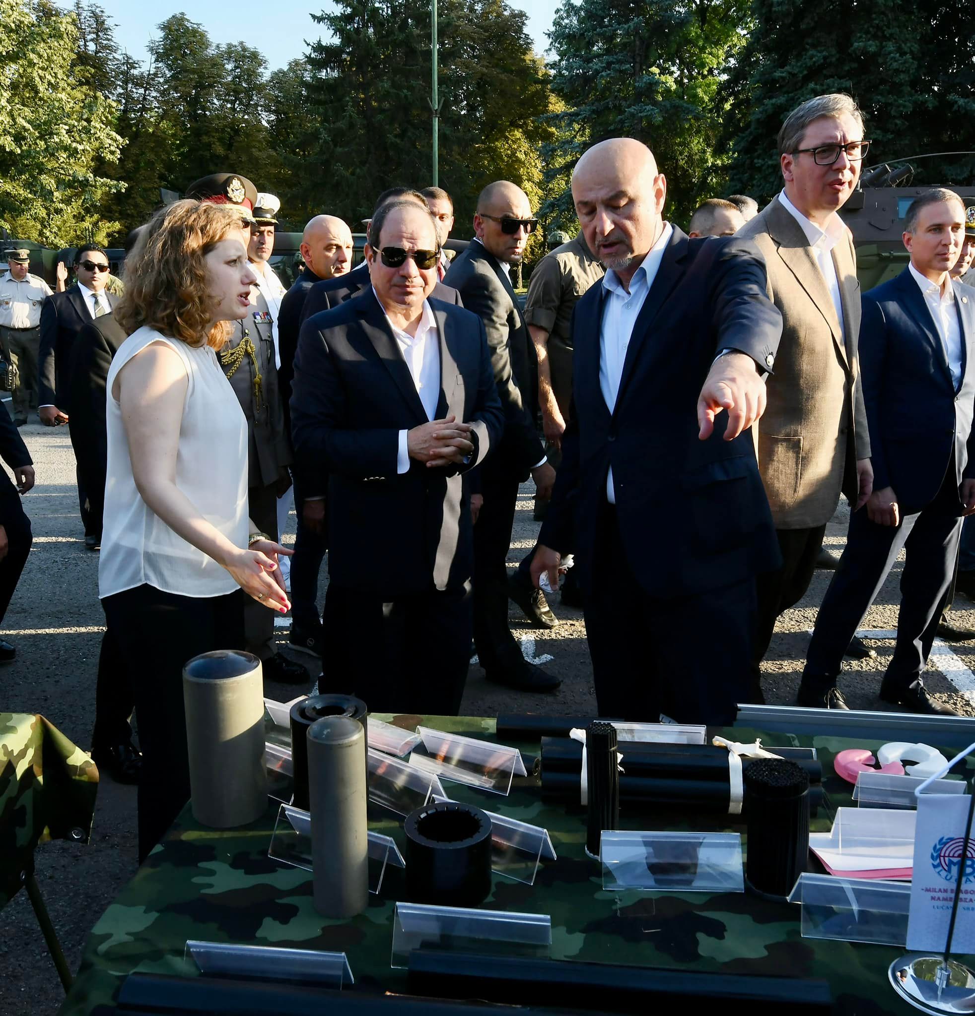 الرئيس السيسى يشهد عرضا لأسلحة القوات المسلحة الصربية والمعدات العسكرية