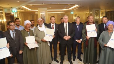 وزير الزراعة يكرم أفضل منتجي القمح ويؤكد على اهتمام القيادة السياسية بدعم المحاصيل الاستراتيجية 17 وزير الزراعة يكرم أفضل منتجي القمح ويؤكد على اهتمام القيادة السياسية بدعم المحاصيل الاستراتيجية