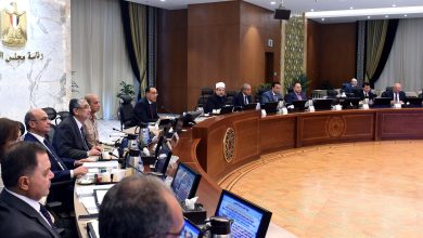 وزير الصحة : الوضع الوبائي في مصر يشهد تحسُّنًا ملحوظًا..وجرعات متاحة تكفي لاستكمال التطعيم 7 وزير الصحة